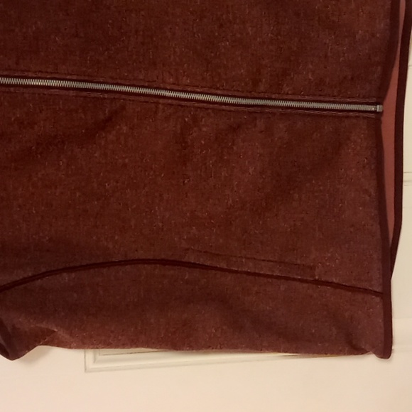 Cutter & buck, asymmetrical athletic vest, women's XXL, maroon color brand new, - Picture 2 of 5